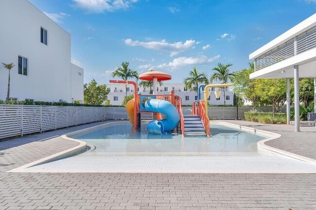 Building Photo - 10220 NW 63rd Terrace