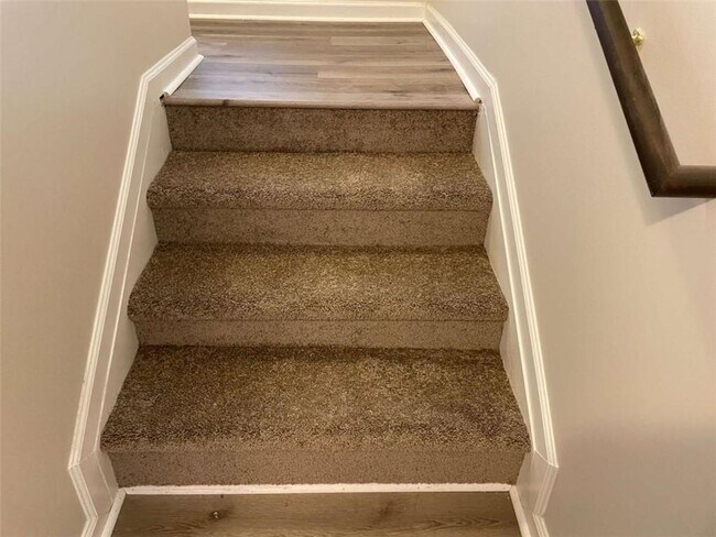 Building Photo - 1514 Oakridge Ct