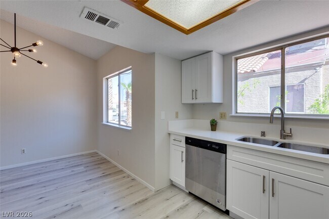 Building Photo - 582 Searchlight Dr