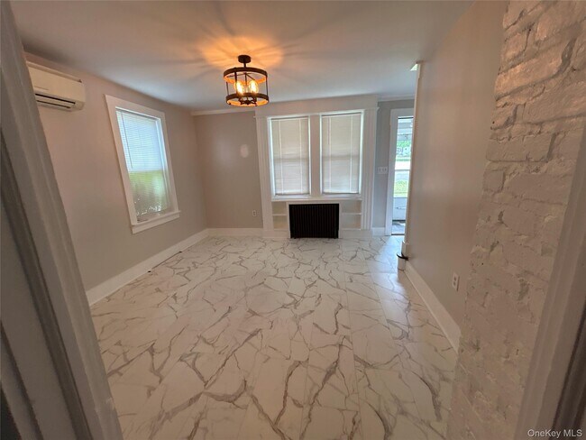 Building Photo - 5-5 Millerton Green Cir