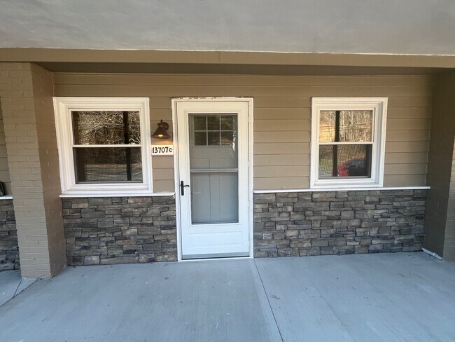 Building Photo - 13707 Old National Pike