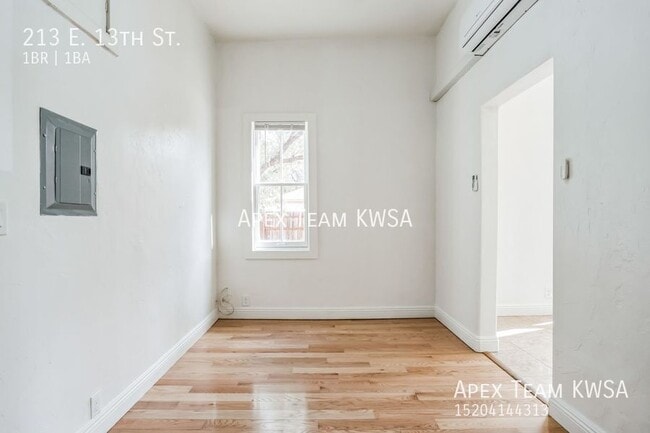 Building Photo - 213 E 13th St