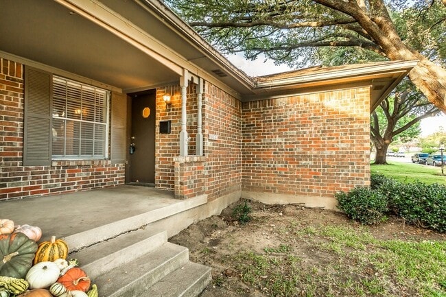 Building Photo - 7544 Brentcove Cir