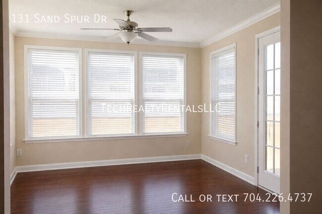 Building Photo - 131 Sand Spur Dr
