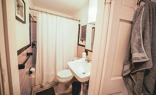 Building Photo - 1872 Commonwealth Ave