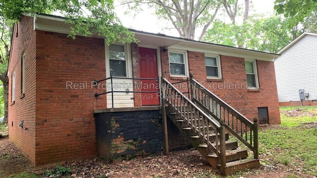 Building Photo - 410 Lamont St