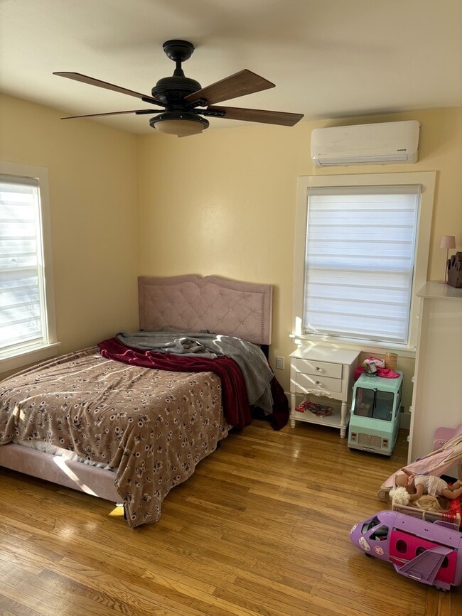 Building Photo - 200 Taylor St