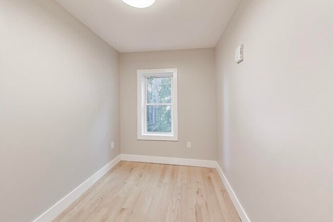 Building Photo - 37 Delle Ave