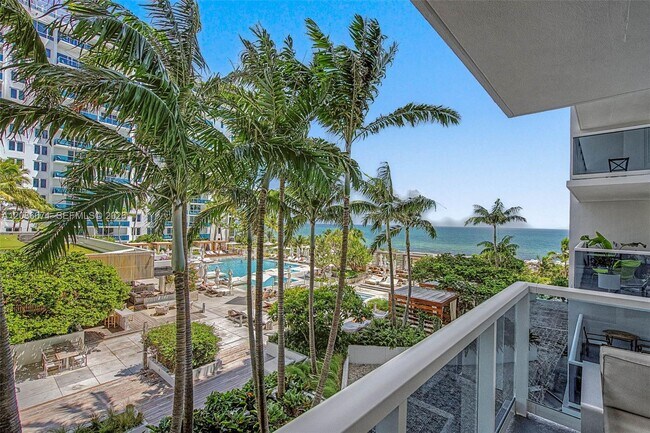 Building Photo - 2301 Collins Ave