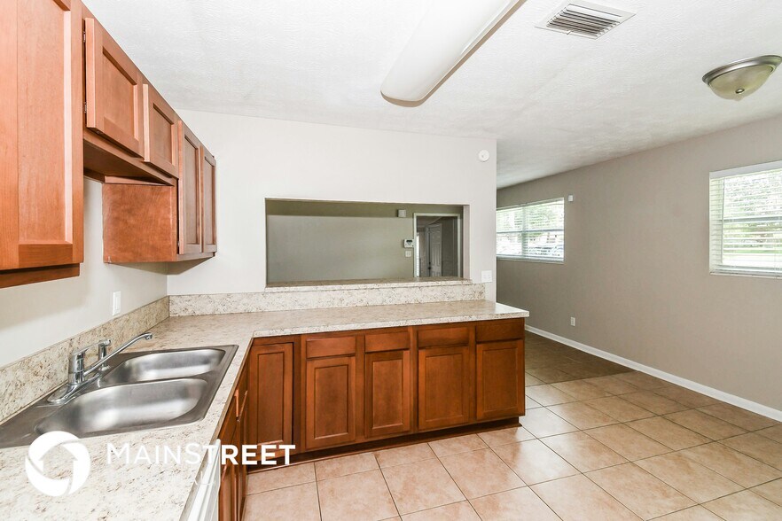 Building Photo - 6505 Parvin Dr