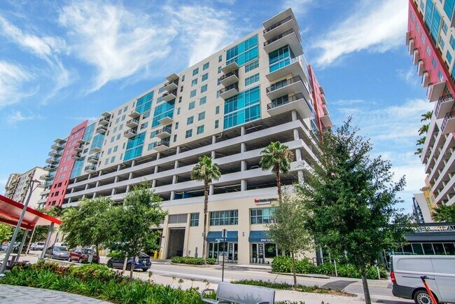 Building Photo - 1208 E Kennedy Blvd