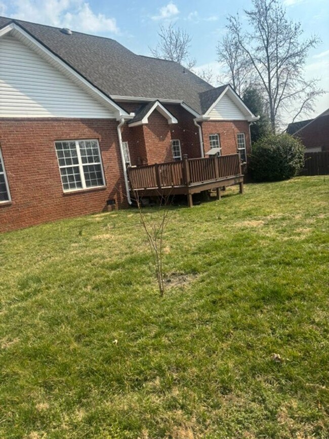 Building Photo - 109 Fieldcrest Ct