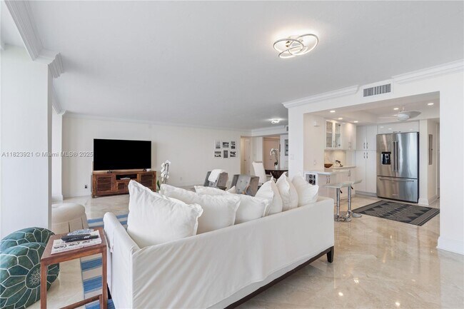 Building Photo - 2200 S Ocean Ln