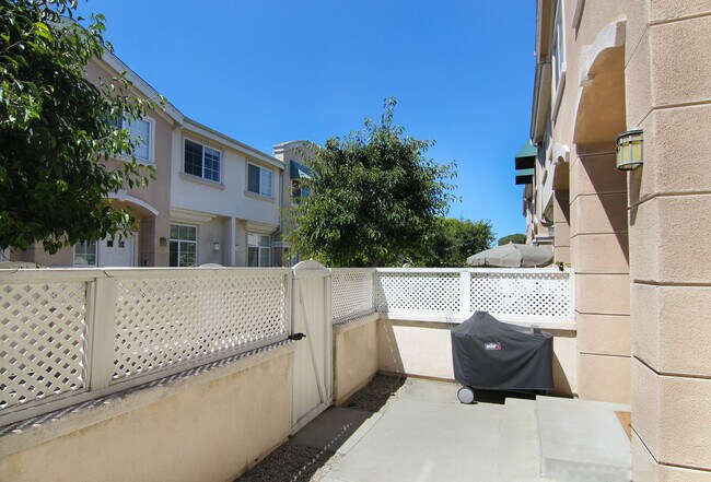 Building Photo - 5730 S Glennie Ln