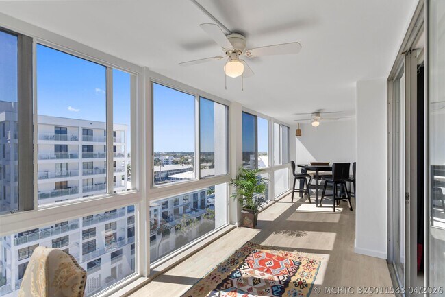 Building Photo - 3100 NE 49th St