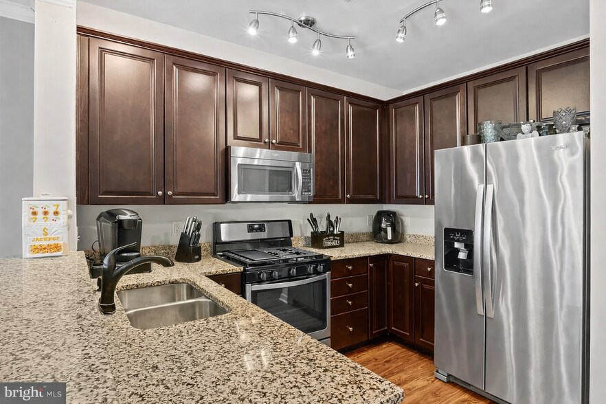 Building Photo - 15240 Torbay Way