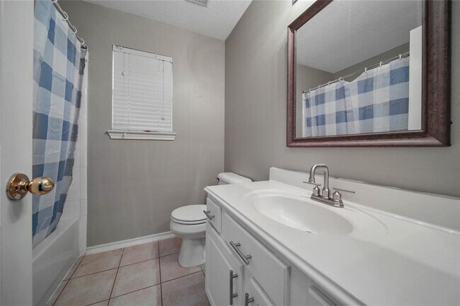 Building Photo - 22028 Knights Cove Dr