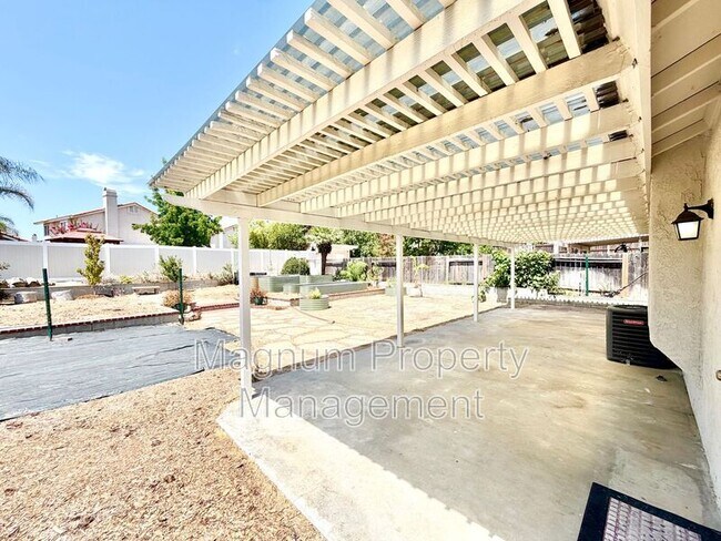 Building Photo - 39721 Rustic Glen Dr