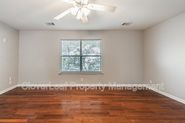 Building Photo - 106 Red Willow