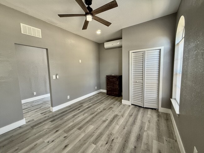 Building Photo - 2630 Hilliard Ct