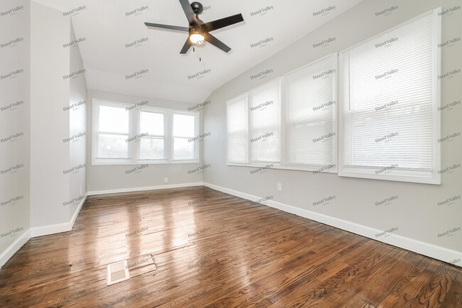 Building Photo - 3543 Flora Ave