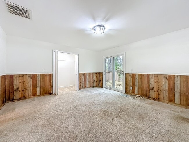 Building Photo - 5243 Poppy Dr