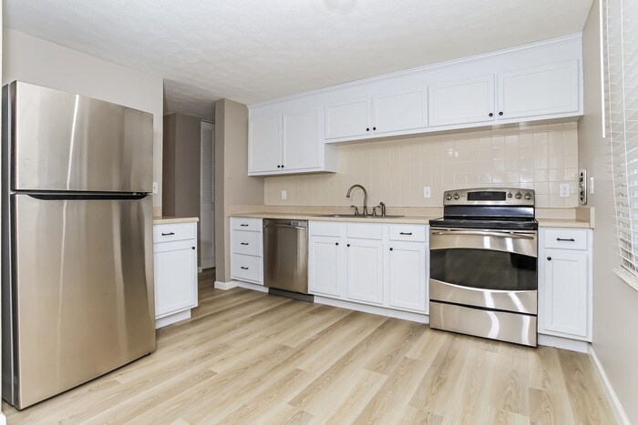 Building Photo - 5370 Casual Ct