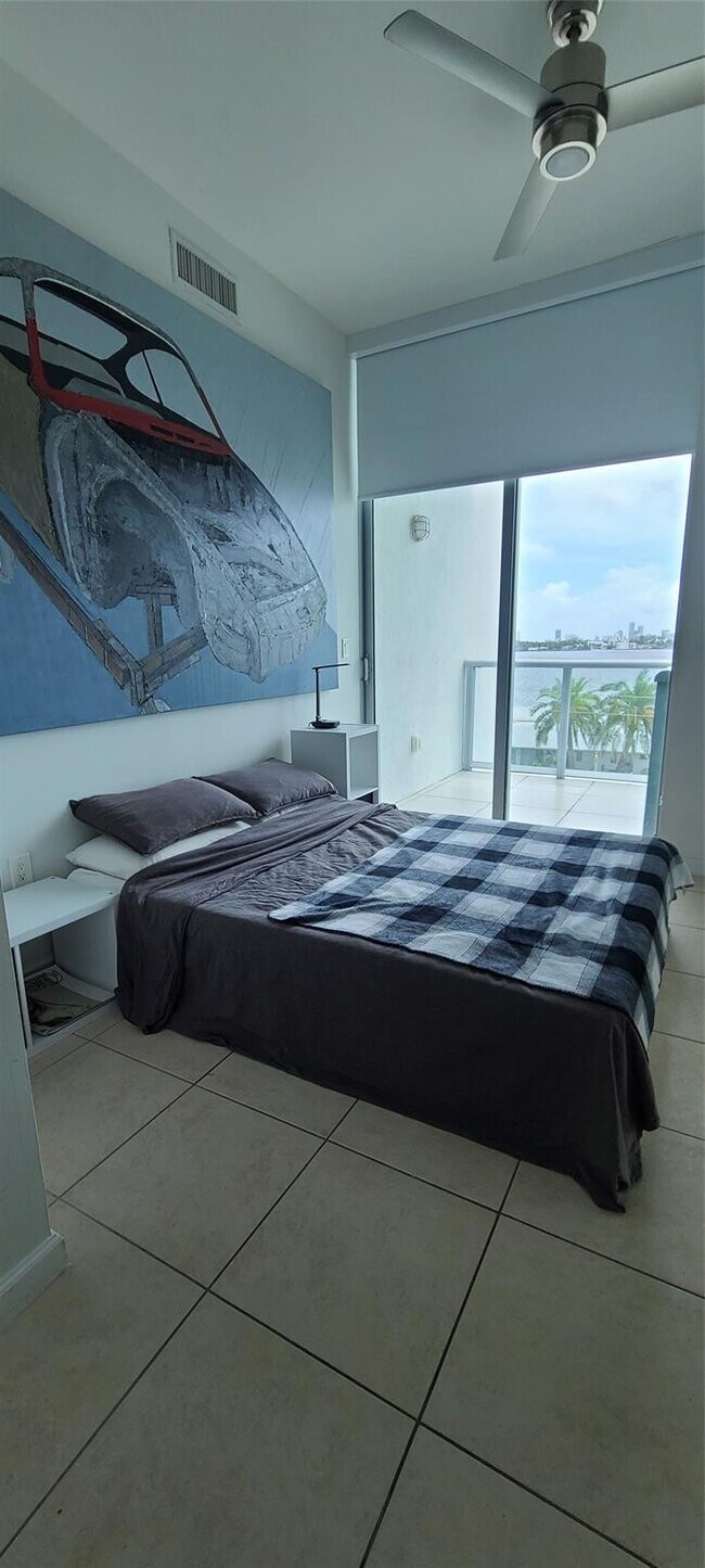 Building Photo - 7928 East Dr