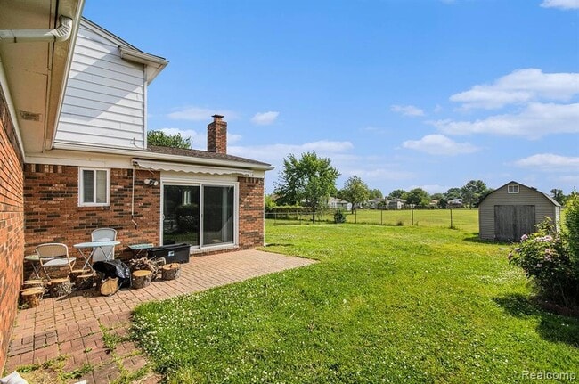 Building Photo - 37718 Douglas Ct