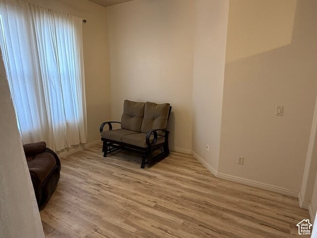 Building Photo - 2596 Hidden Canyon Dr