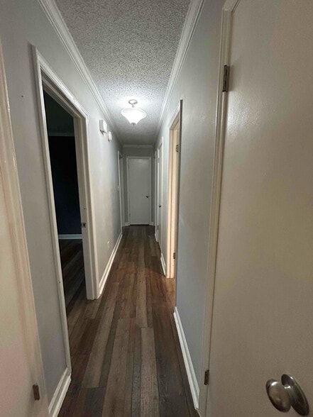 Building Photo - 436 Riverdale Rd