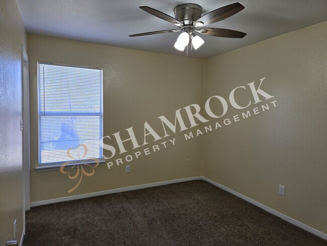 Building Photo - 2/1 Fourplex in Midway ISD!