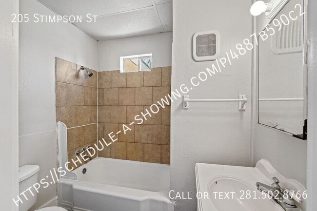 Building Photo - 205 Stimpson St