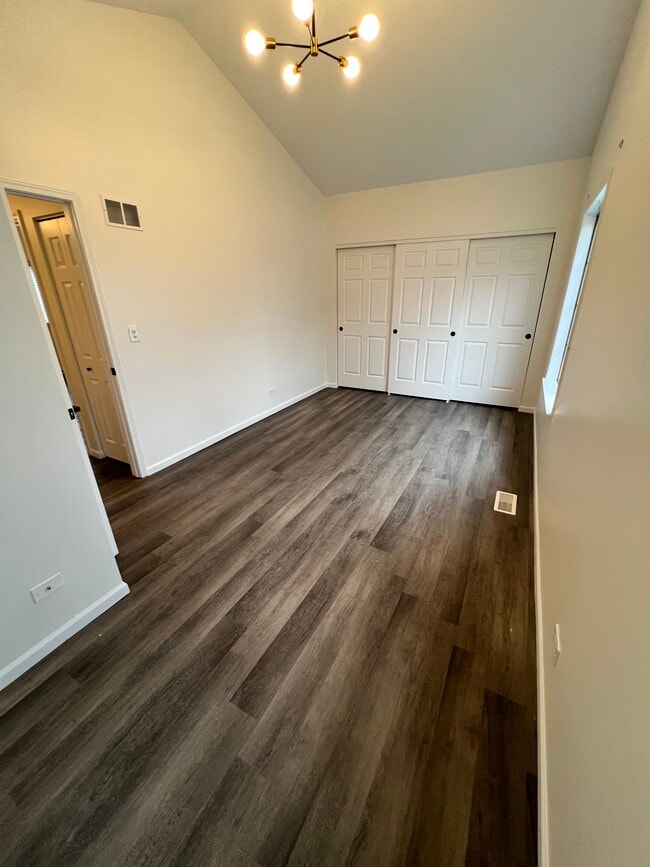 Building Photo - 666 Mariner Dr