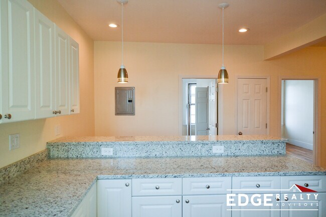 Building Photo - 1872 Commonwealth Ave