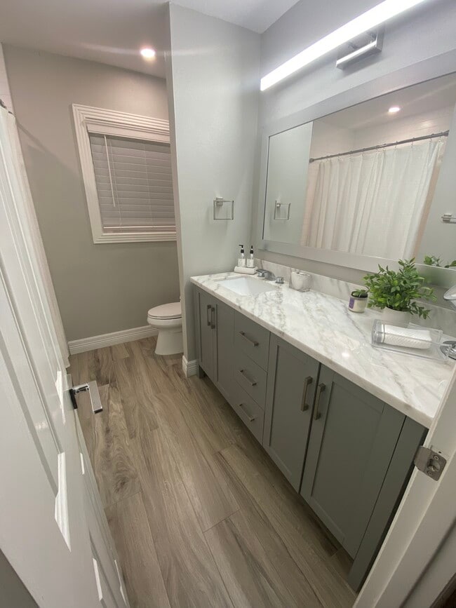 Building Photo - 7917 Ridgeview Dr