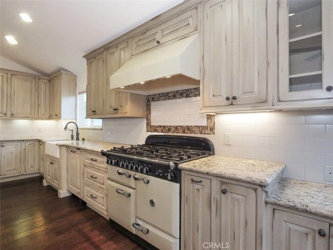 Building Photo - 26771 Menominee Pl