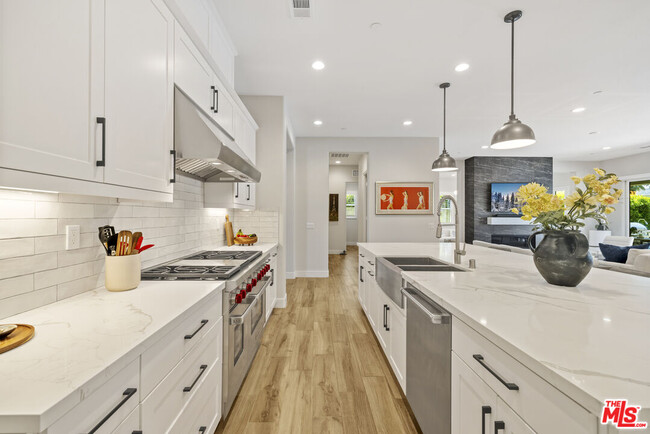 Building Photo - 75323 Mansfield Dr