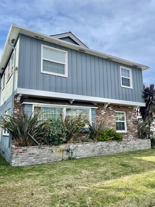 Building Photo - 4551 Hazeltine Ave