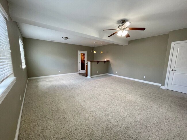 Building Photo - WELCOME HOME!