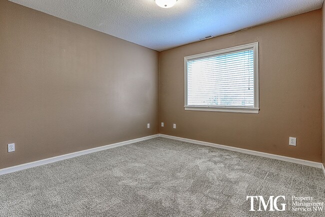 Building Photo - Stunning Home in Sought-After Ashley Heights!