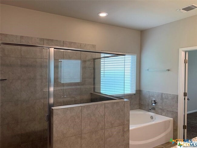 Building Photo - 515 Salt Lick Dr