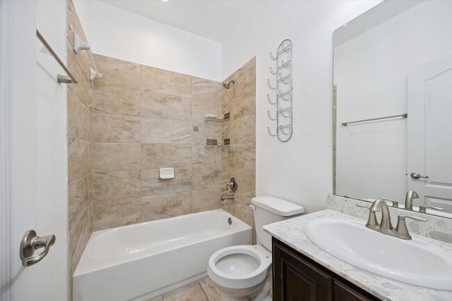 Building Photo - 2410 Palisade Crst Dr