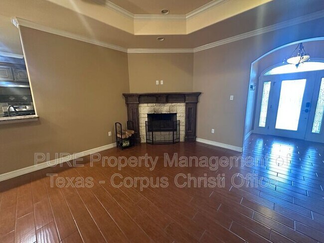 Building Photo - 6902 Anastasia Dr