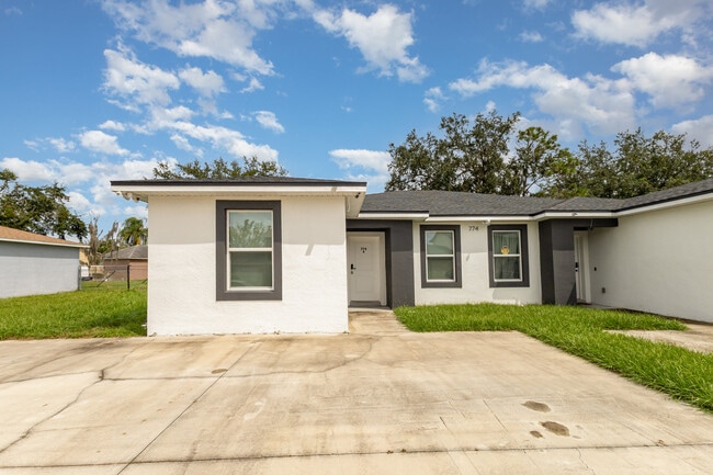 Building Photo - 774 Lucaya Dr