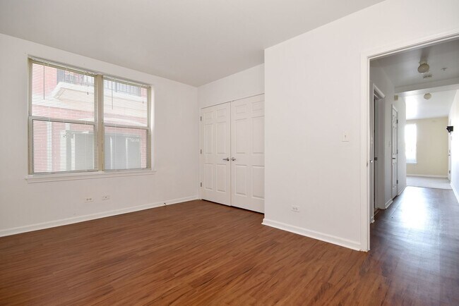Building Photo - 1327 N Halsted St