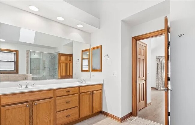 Building Photo - 5662 W Berenice Ave