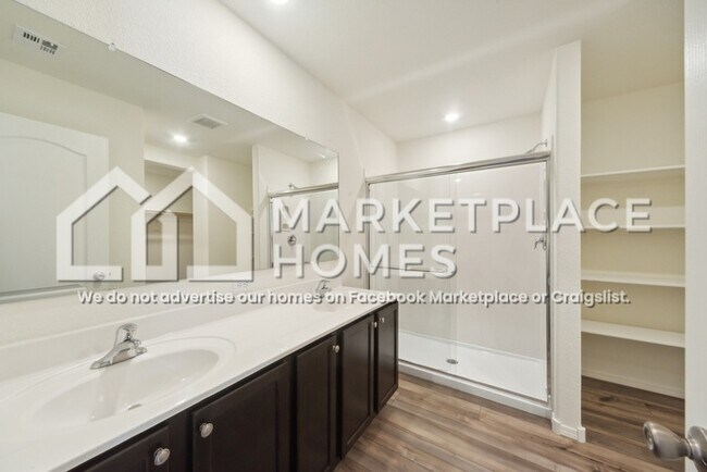 Building Photo - 975 Barkwell Dr SW