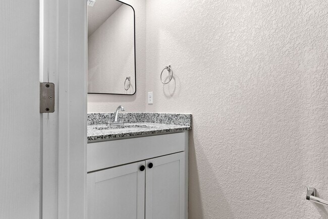 Building Photo - 804 White Meadow Ln