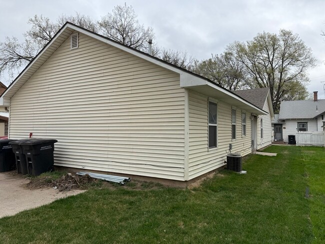 Building Photo - KU2-Osage Duplex 2